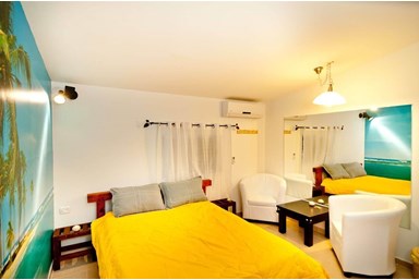 משק 75 - חדר אירוח - הוואי