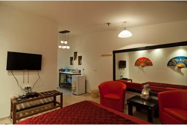 משק 75 - חדר אירוח - יפן