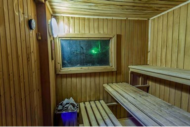 אחוזת אופוריה - החצר והבריכה 