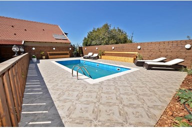 אחוזת מיכל - סוויטת אמיר