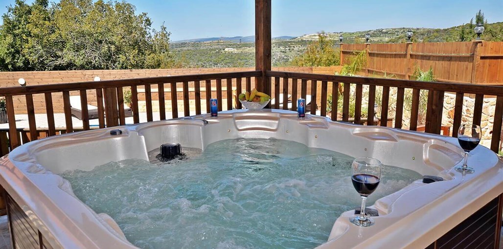 אחוזת מיכל בריכה וגקוזי (5).jpg