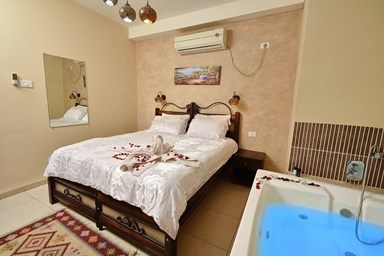 אחוזת הפרח בגני - נרקיס