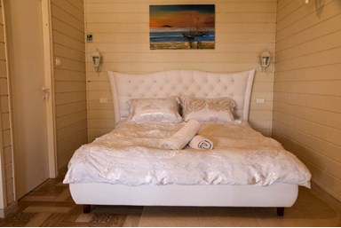 אחוזת הפרח בגני - סביון