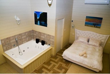 אחוזת הפרח בגני - סביון