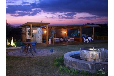 בקתה ברמה- מעלה גמלא - מתחם החוץ