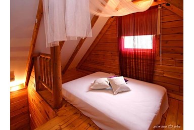 בקתה ברמה- מעלה גמלא - מתחם החוץ