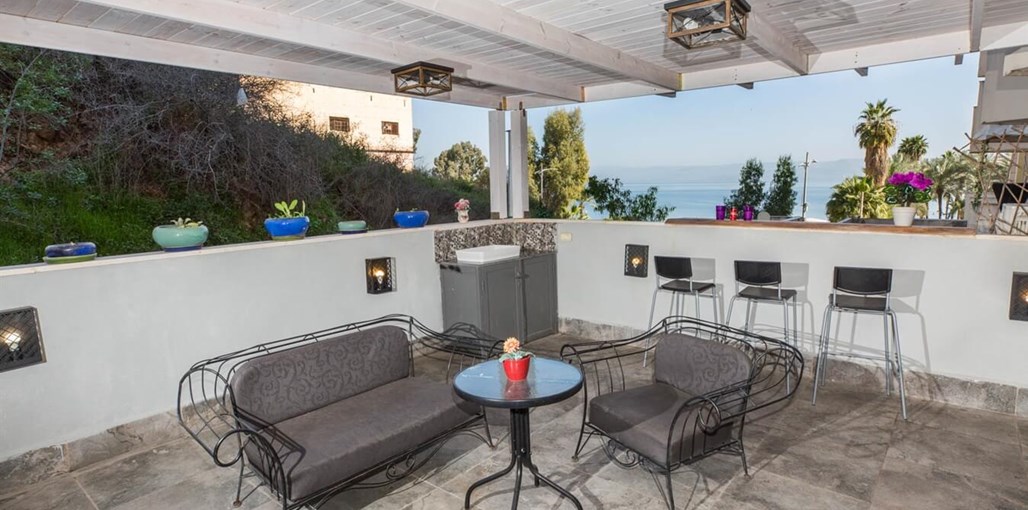 נוף אל מול כנרת נוף אל מול כנרת - המרפסת (10).JPG