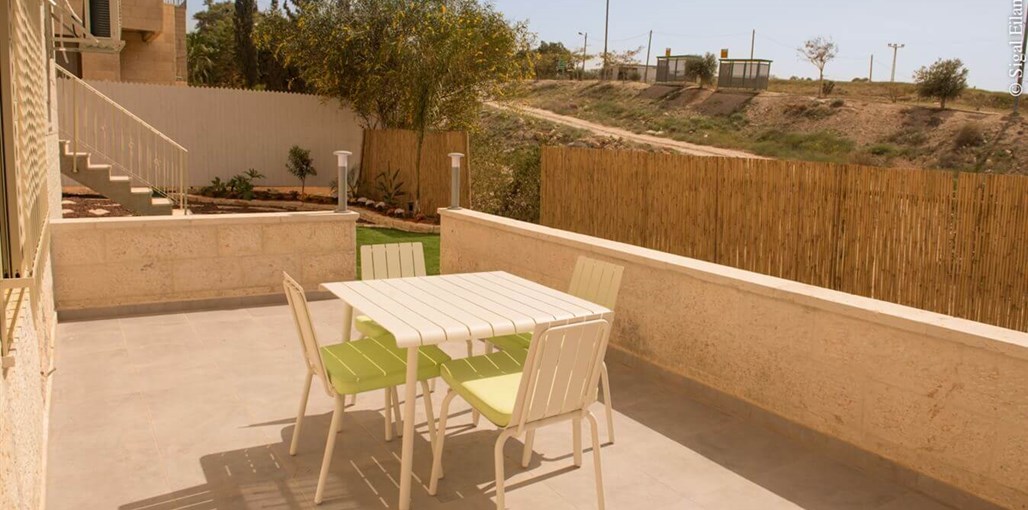 שירת המדבר יריחו סוויטת הגן (1).jpg