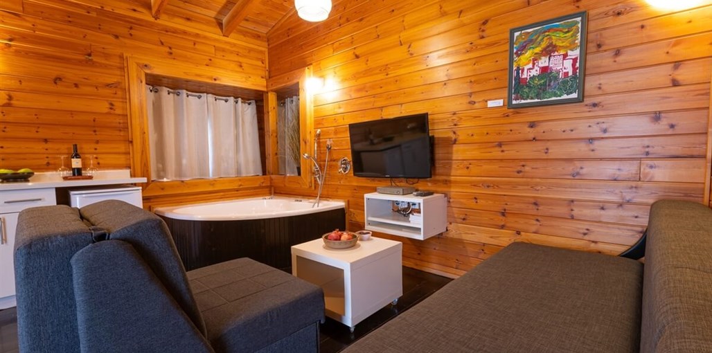 אי שם הבקתות המשפחתיות (4).jpg