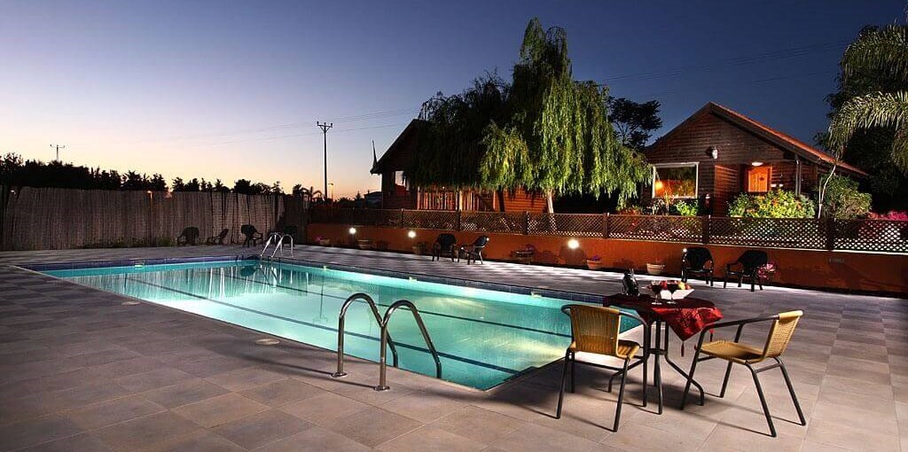 לינה בהר חצר ובריכה (25).jpg