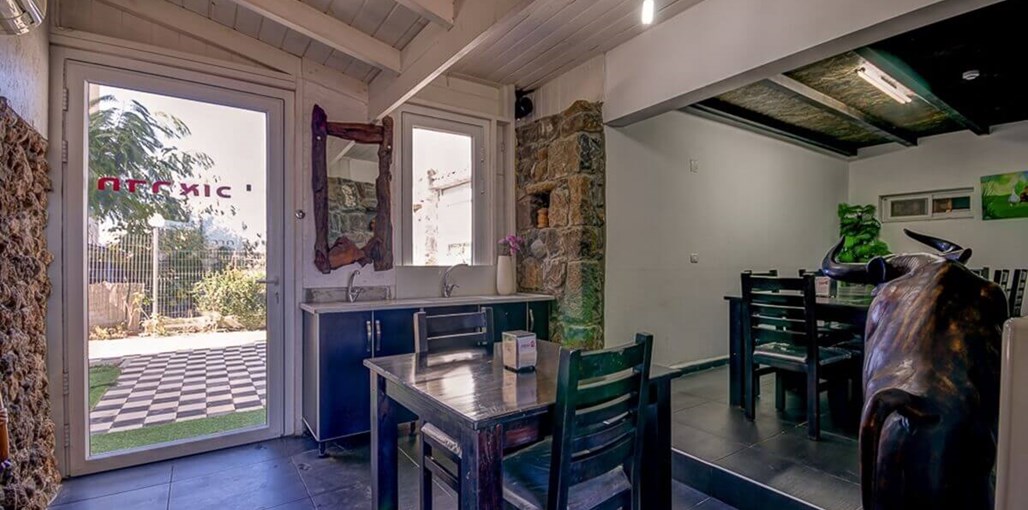 חדרי אירוח נוף לחרמון חדר האוכל והמתחם (2).jpg