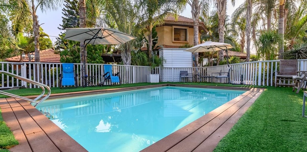 אחוזת שרה חצר (17).jpg