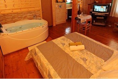 בקתות מול השקיעה - הסטודיו