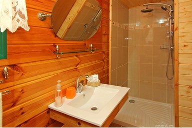 בקתות מול השקיעה - הסטודיו