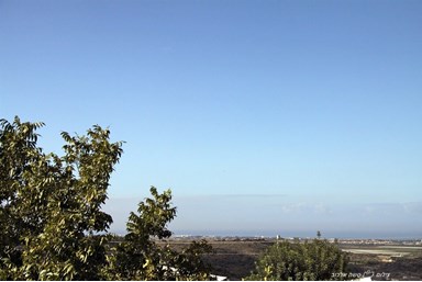 בקתות מול השקיעה - בריכת השחיה והנוף