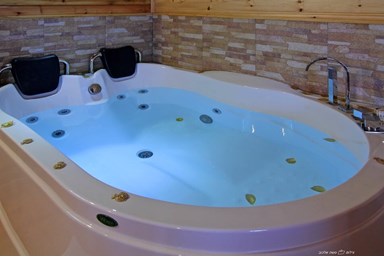 בקתות מול השקיעה - הסטודיו