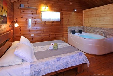 בקתות מול השקיעה - הסטודיו