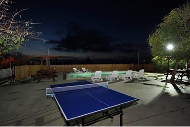 אחוזת שטרן - החצר והבריכה