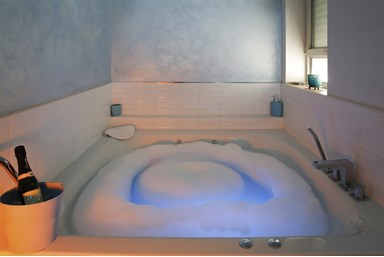 אודם האלה - כליל החורש ופריחת השקד