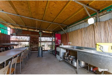 בצל הפסיפלורה - בקתות הרועים/חושות