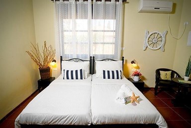 דולפין וילג' - גלריה