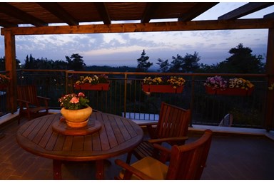 נופי נווה אילן - המרפסת והנוף