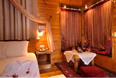 בקתות אור הקרן - בקתת קרן