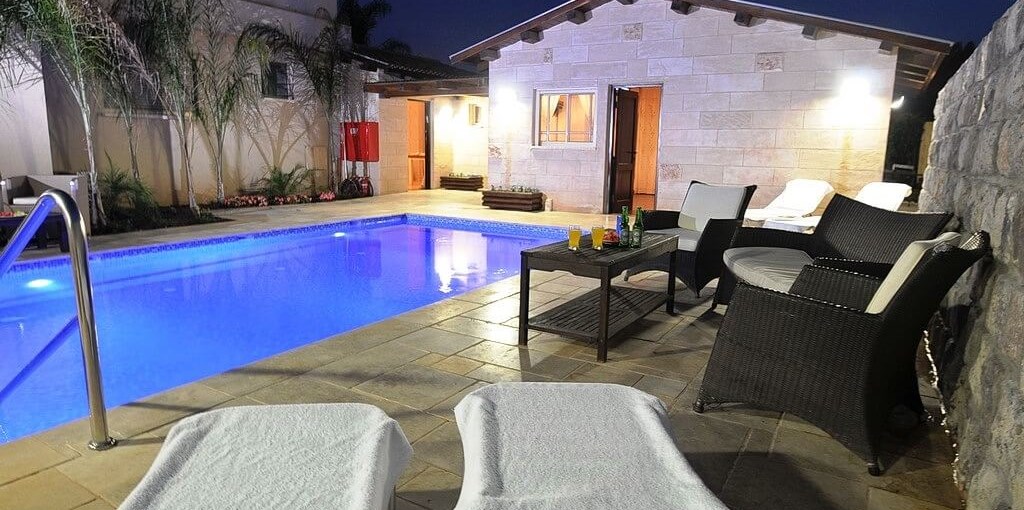 אהבה בכפר חצר ובריכה (10).JPG