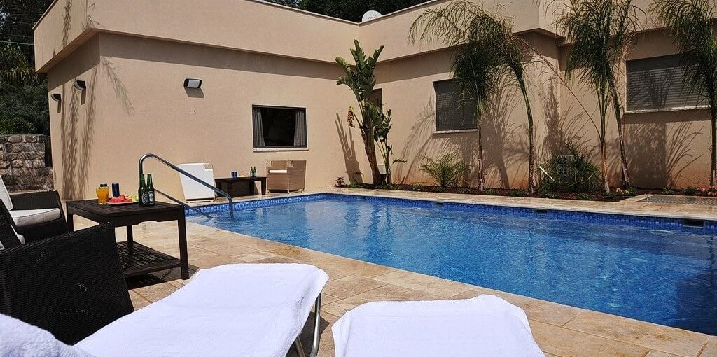 אהבה בכפר חצר ובריכה (13).JPG