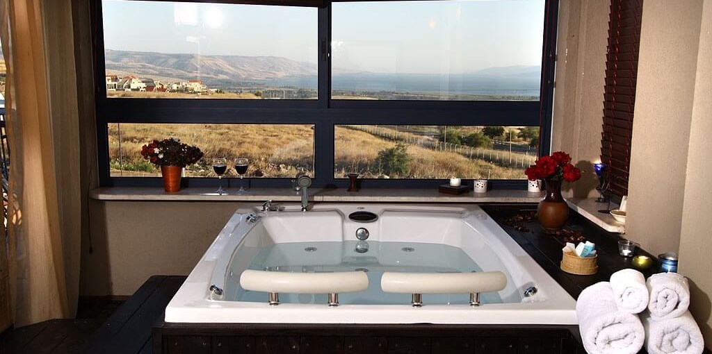 בקתות ארץ כנרת סוויטת ענבלים (11).jpg