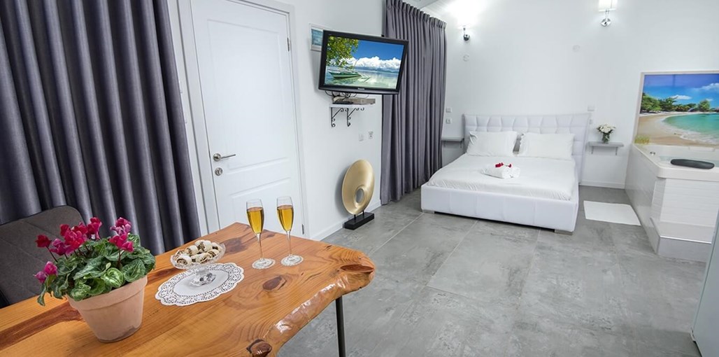 חלון לנוף זוהר חדשות.jpg