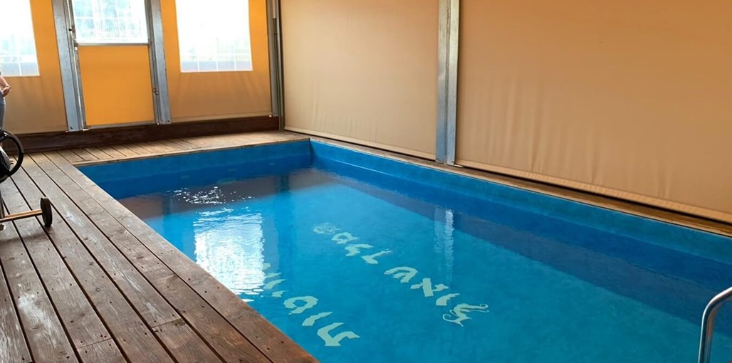 סוויטות המלך שאול חצר ובריכה (3).jpg