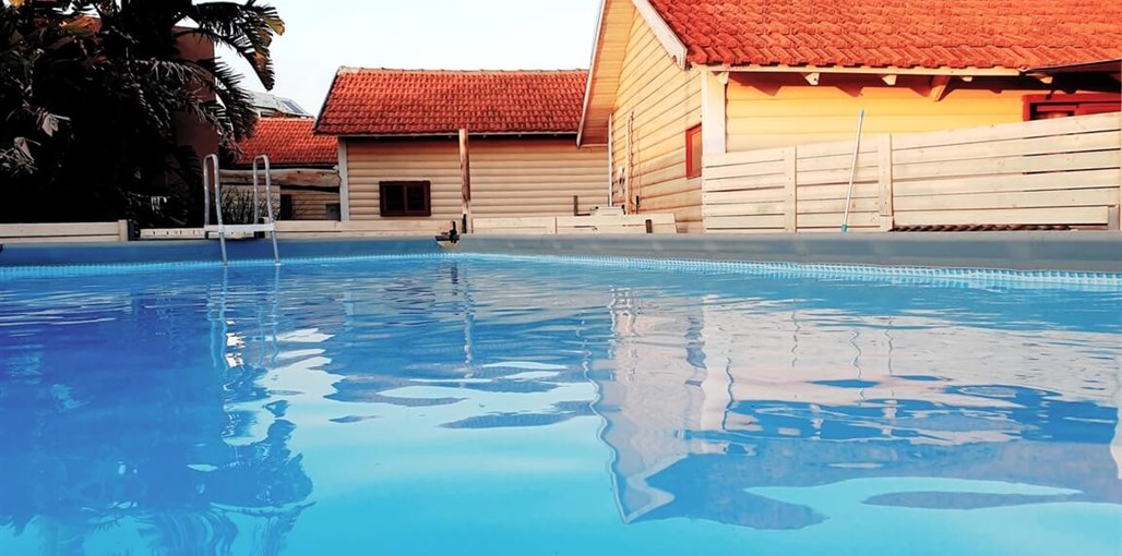 ונילה בריכה חדשה.jpg