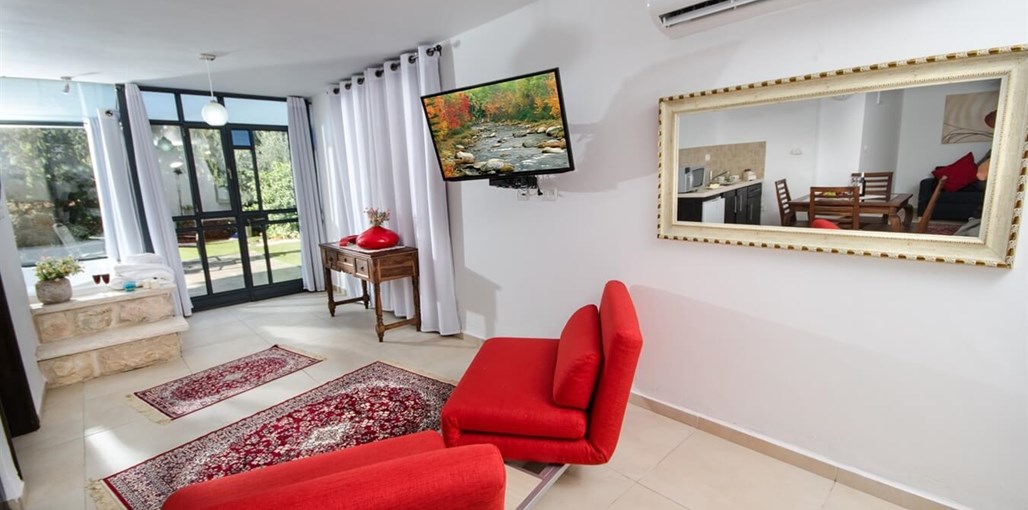 אוטופיה גלילית אגוז 11.jpg