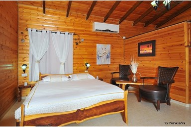 בקתות תכלת וארגמן - הבקתות המשפחתיות