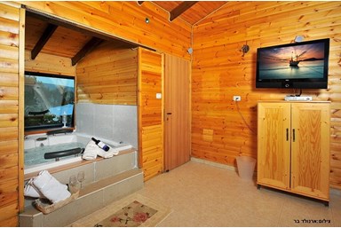 בקתות תכלת וארגמן - הבקתות המשפחתיות