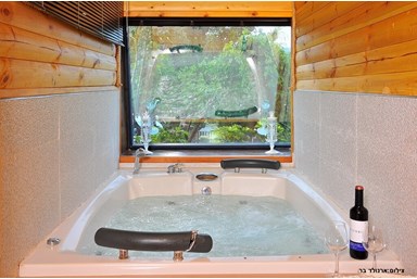 בקתות תכלת וארגמן - הבקתות המשפחתיות