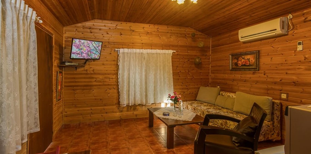 בקתות גב ההר תות וחרוב (7).jpg