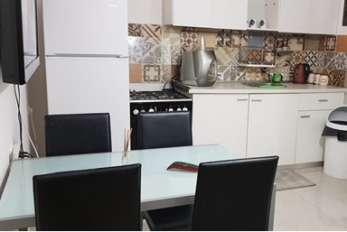 תמר על הים - יח' אירוח שירה