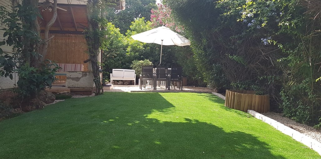 תמר על הים יעל3.jpg