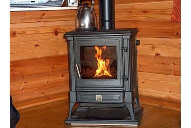 הבקתה הגלילית  - החצר והבריכה המחוממת