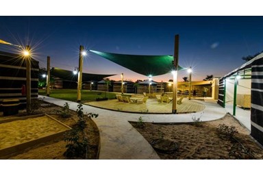 חאן מורגן - אירוח וחקלאות במדבר - מתחם החאן