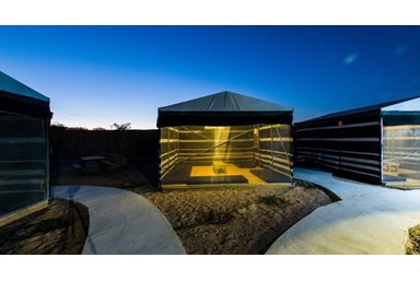 חאן מורגן - אירוח וחקלאות במדבר - מתחם החאן