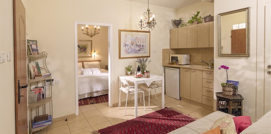 פינת נופש בראש פינה מנגו (1).jpg