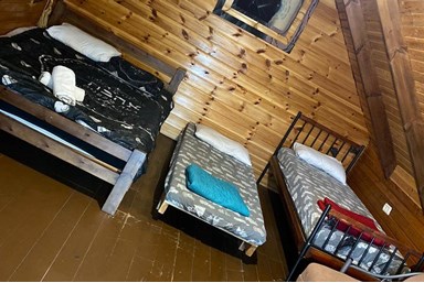  בדלתון - בקתת האירוח