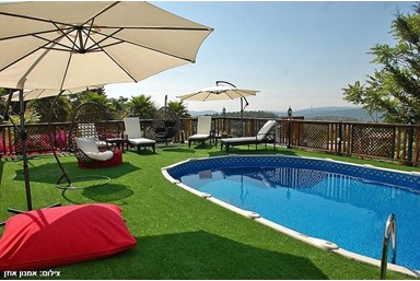 קסם התמר - החצר והבריכה