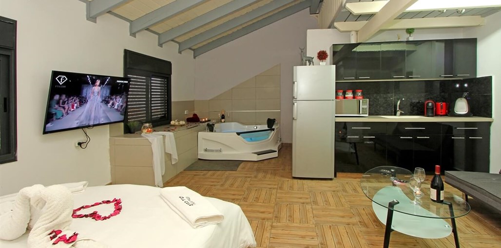 שיר בנוף משפחתי (1).JPG