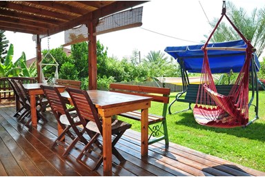 קסם בכנרת - החצר והנוף