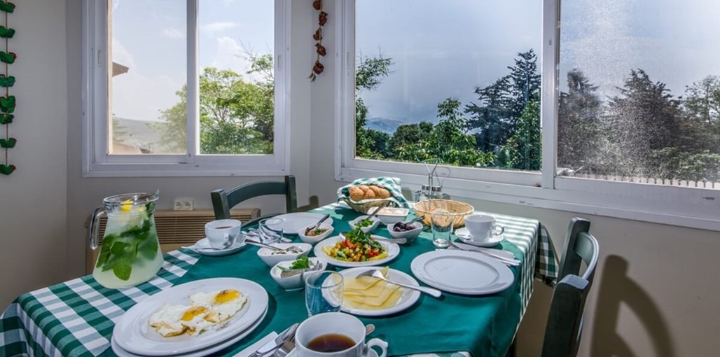 גולשי החרמון חדר אוכל (2).jpg