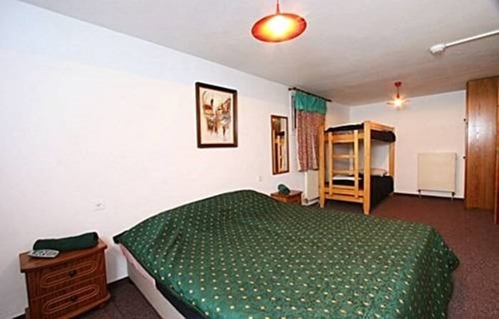 גולשי החרמון קומת קרקע זוגי משפחתי (1).JPG